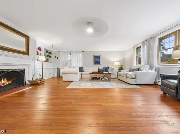 61 Burnett Ter, Maplewood Twp., NJ 07040