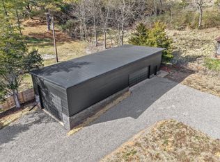 173 Ogle Dr, Sweetwater, TN 37874