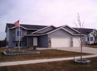 3513 43rd Ave S, Fargo, ND 58104