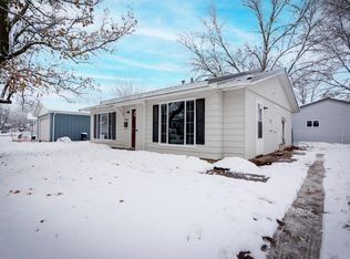 1968 Queen Mary Ct, Decatur, IL 62526