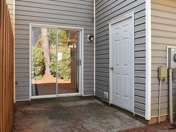 3rd image of 5907 Cougar Ln #5904