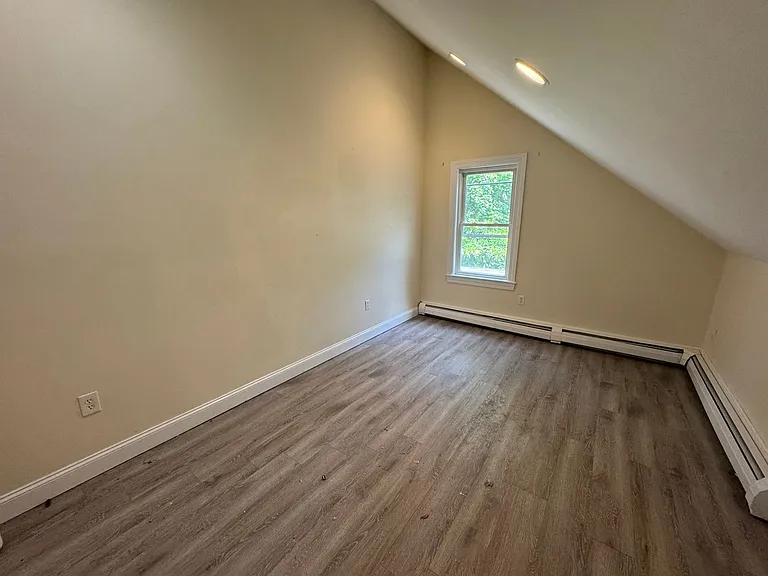 1-3 Yeaton Pl — Photo 10