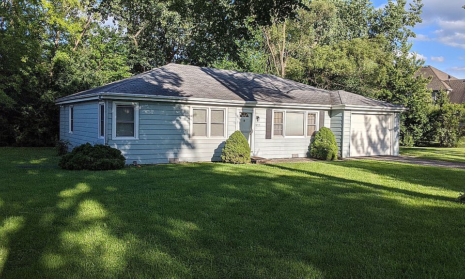 1st image of 671 N Oaklawn Ave