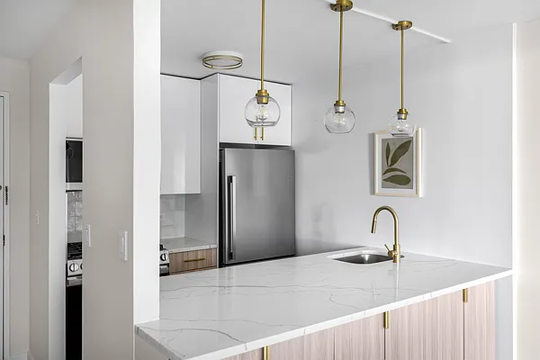 Rented by SERHANT. | media 3