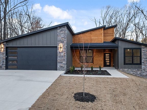 3rd image of 13 Coylton Ln