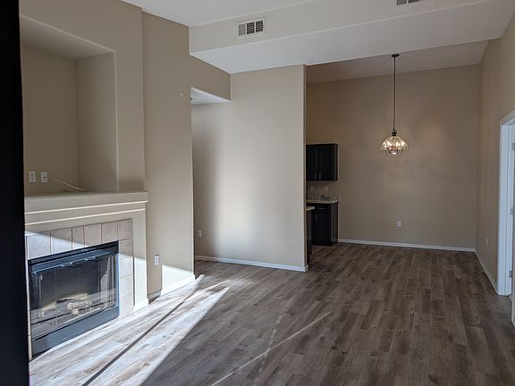 4th image of 2305 W Horizon Ridge Pkwy APT 3123