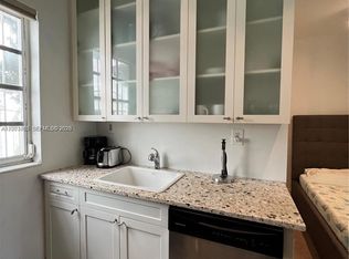 439 15th St APT 12, Miami Beach, FL 33139