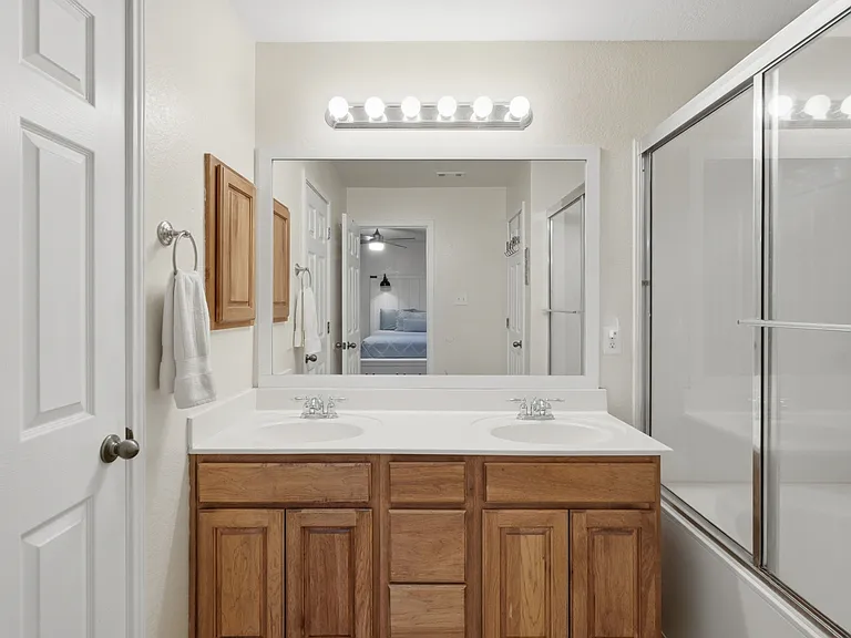 2909 Ashwood Rd — Photo 32