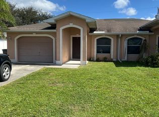111 NE 16th Pl, Cape Coral, FL 33909