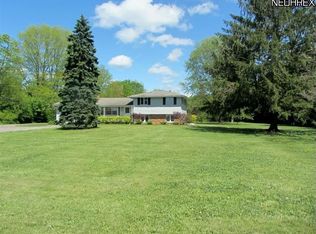 16861 Savage Rd, Chagrin Falls, OH 44023