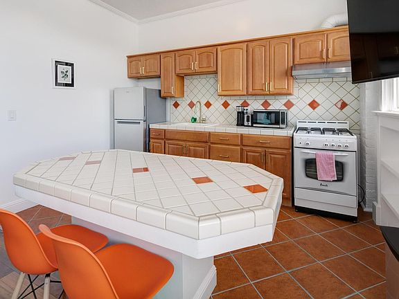 4th image of 2911 16th St #74533fbf3