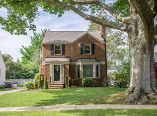 19984 Westover Ave, Rocky River, OH 44116