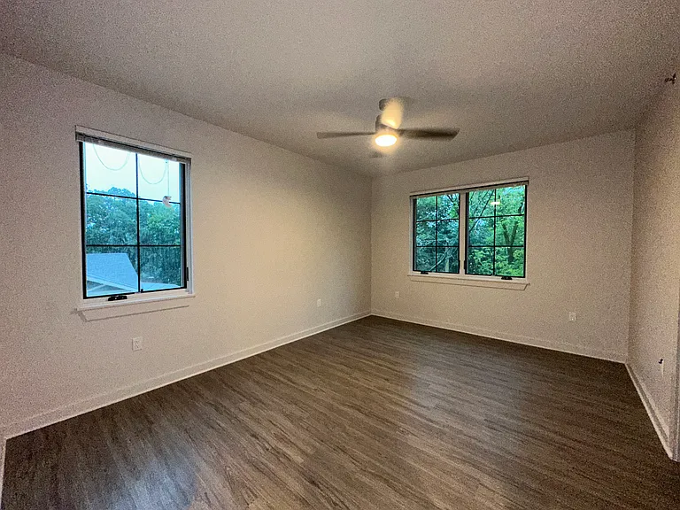 3223 Kavanaugh Blvd — Photo 11