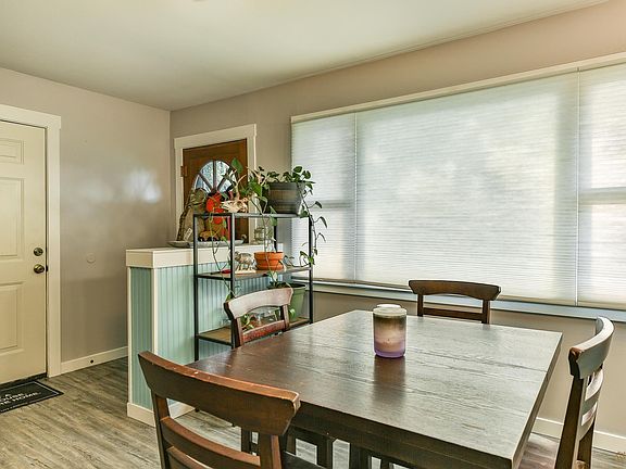 3rd image of 2719 Elm Ave