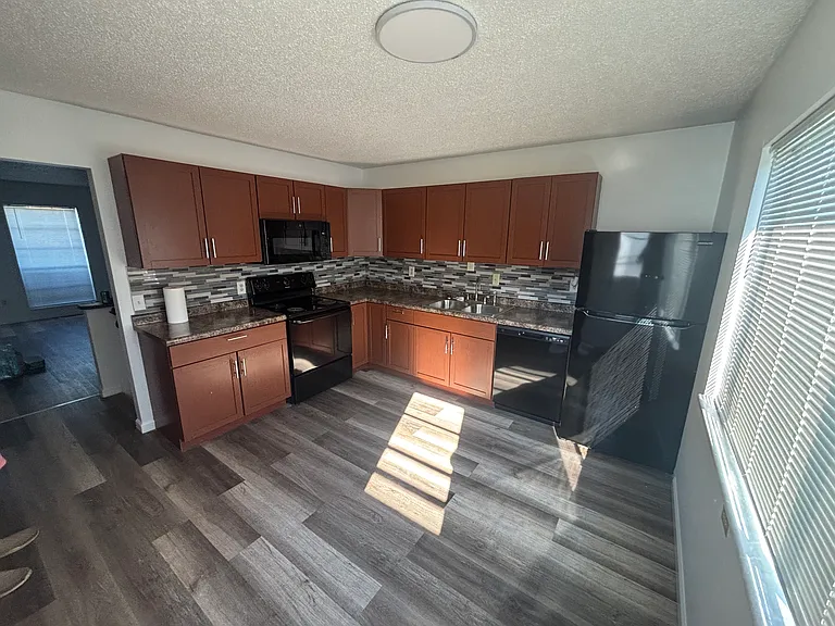 32 Westwood Estates Dr — Photo 4