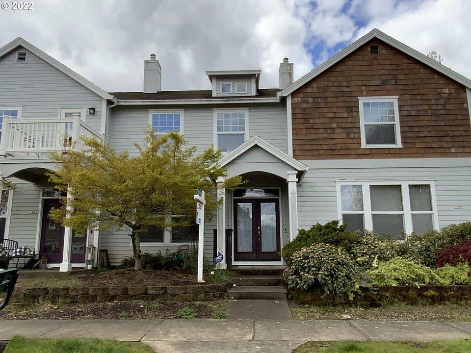 1st image of 1491 NE Market Dr