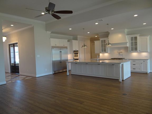 5th image of 1714 Avery Ln
