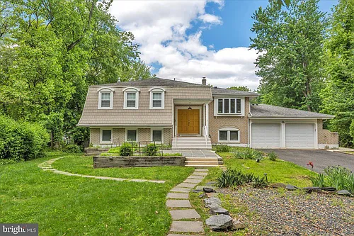 26 Forest Hill Dr Photo 1