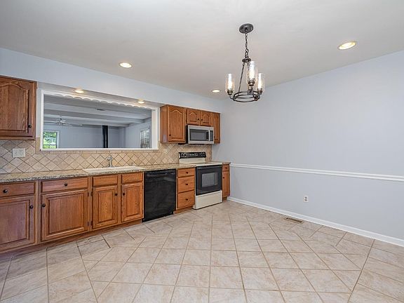5th image of 5244 Dorshire Dr