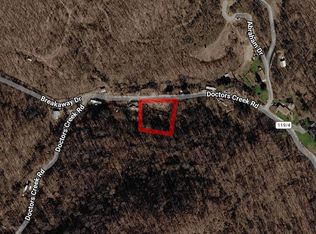 2385 Doctors Creek Rd, Clendenin, WV 25045