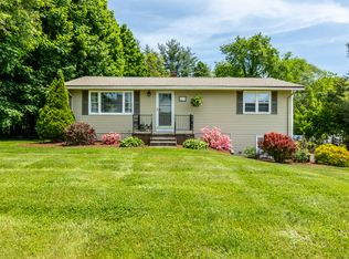 823 Lower Ln, Berlin, CT 06037
