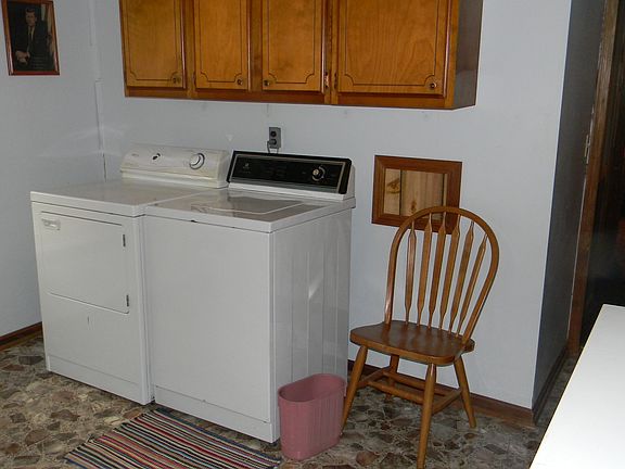 3rd image of 117 Main Street