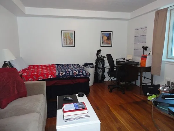 Hollis St — Photo 11