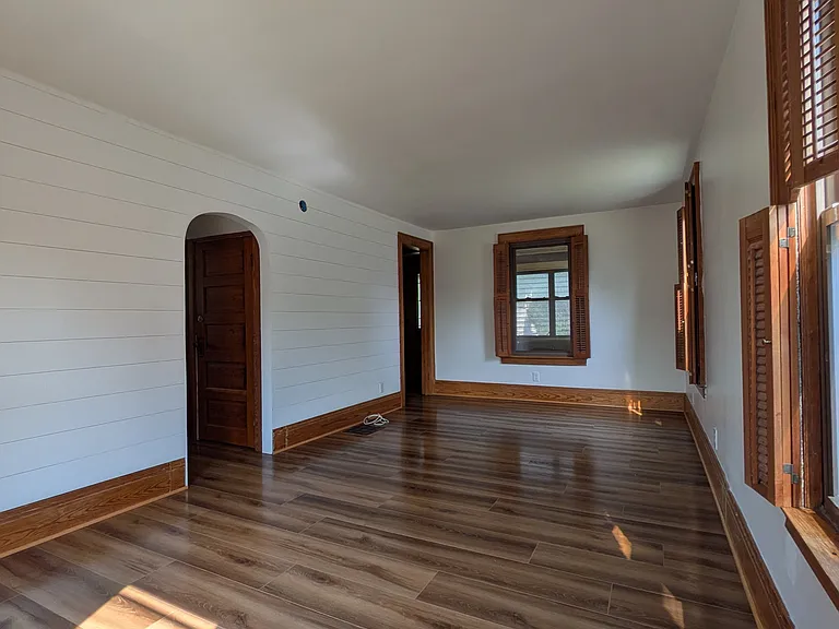 180 S Edwards Ave — Photo 7