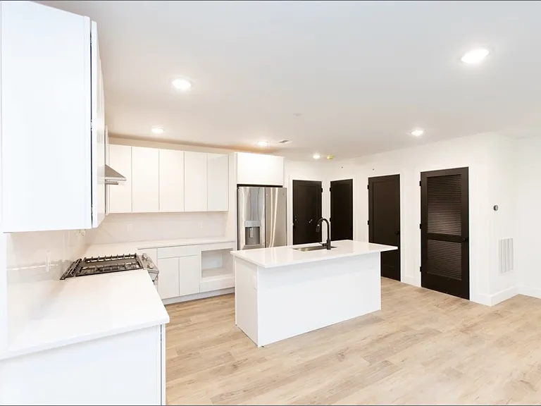 173 Magnolia St #4 — Photo 3