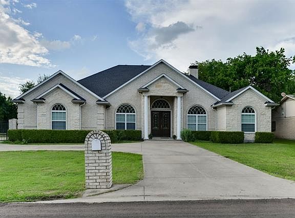 3rd image of 1219 Lansdale Dr