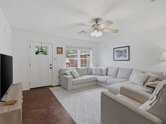 3rd image of 168 Summerwood Dr