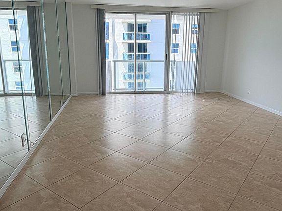 4th image of 9195 Collins Ave APT 913