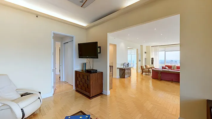 Rented by Compass | media 11