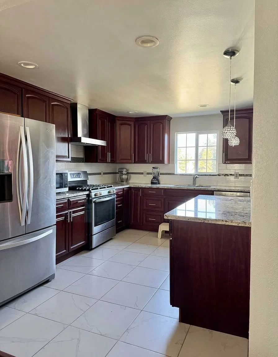 2 bed, 2300 sqft, $3,000 — Photo 4