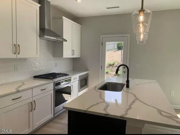 835 Oak Center Dr, Raleigh, NC 27610