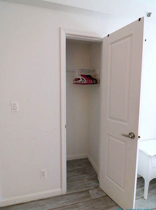 1st image of 521 W 48th St #5B
