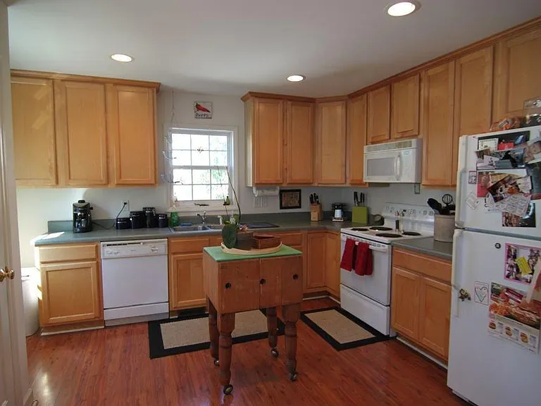 306 Laurel Ave — Photo 3