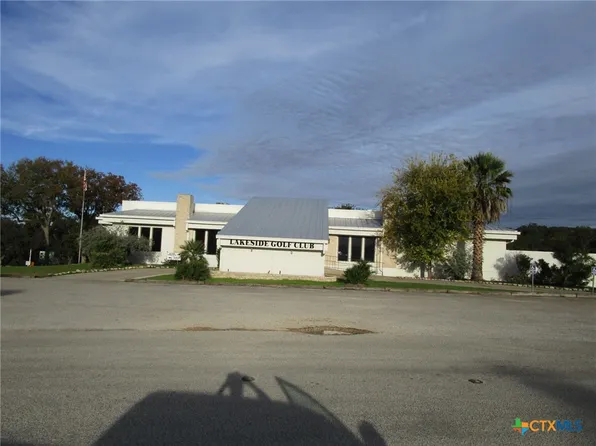421 Watts Ln Unit B4, Canyon Lake, TX 78133