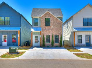 602 W 2nd St #100, Edmond, OK 73003