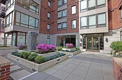 1st image of 4547 8th Ave NE APT 212
