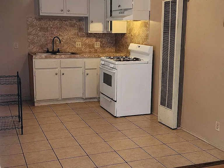 1700 E Hill St #3 — Photo 5