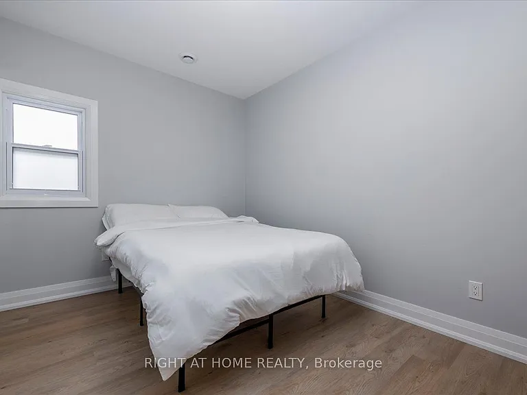 241 Rockaway Beach Pl — Photo 17