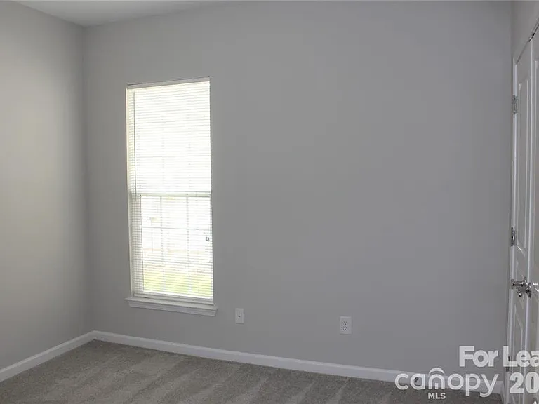 17534 Hawks View Dr — Photo 23