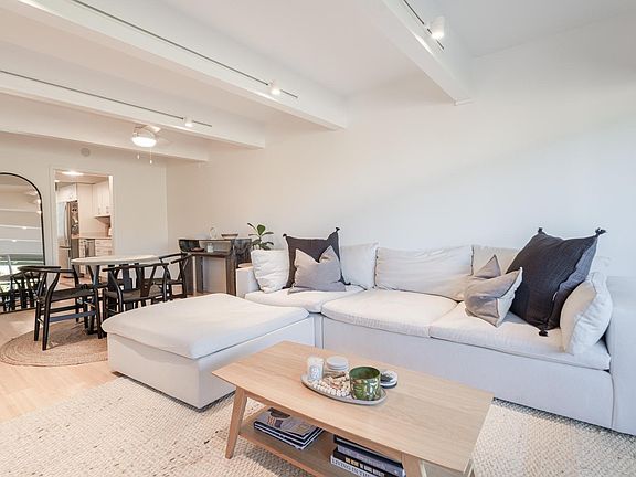 4th image of 320 Via Casitas APT 210