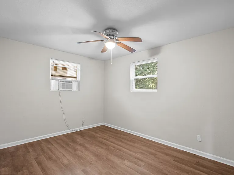 2328 Boss St — Photo 8