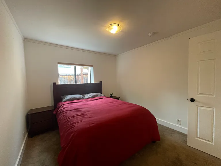 921 Aileen St — Photo 11