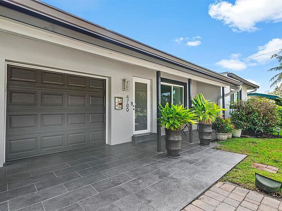 4th image of 4780 NE 7th Avenue