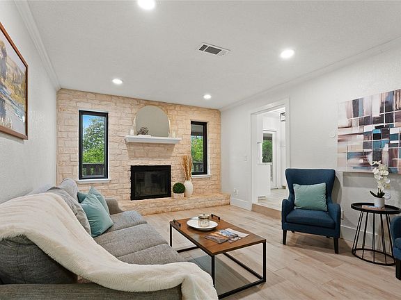 5th image of 612 Canyon Rim Dr