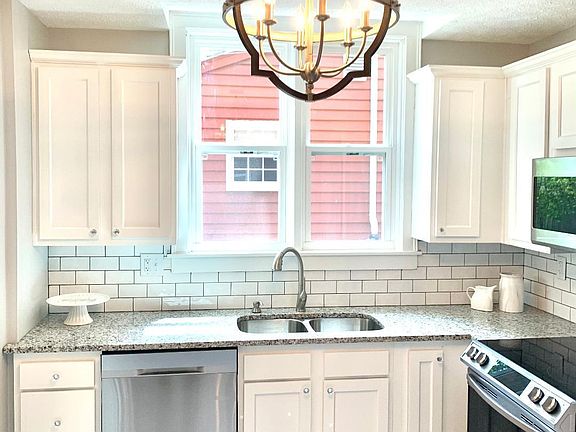 4th image of 2111 Boulevard Napoleon APT 2