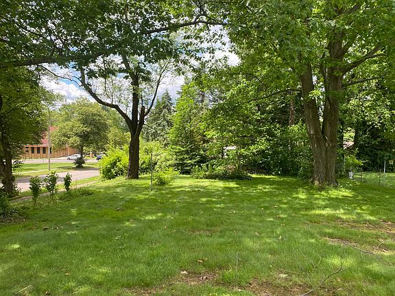 4th image of 1752 Marigold Ave